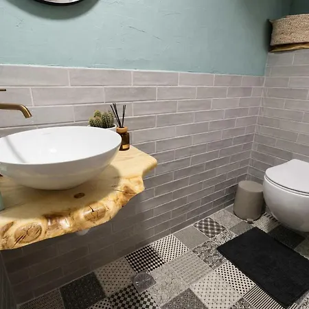 A2 Maisonette